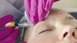 Czy można łączyć botox z mezoterapią - harmonogram zabiegów